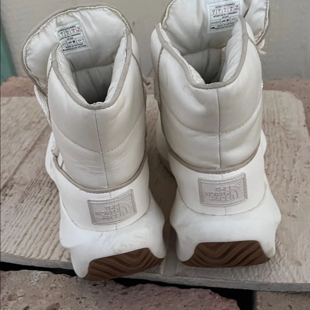 The North Face Women's Halseigh Thermoball Lace Wp Boot Size 9